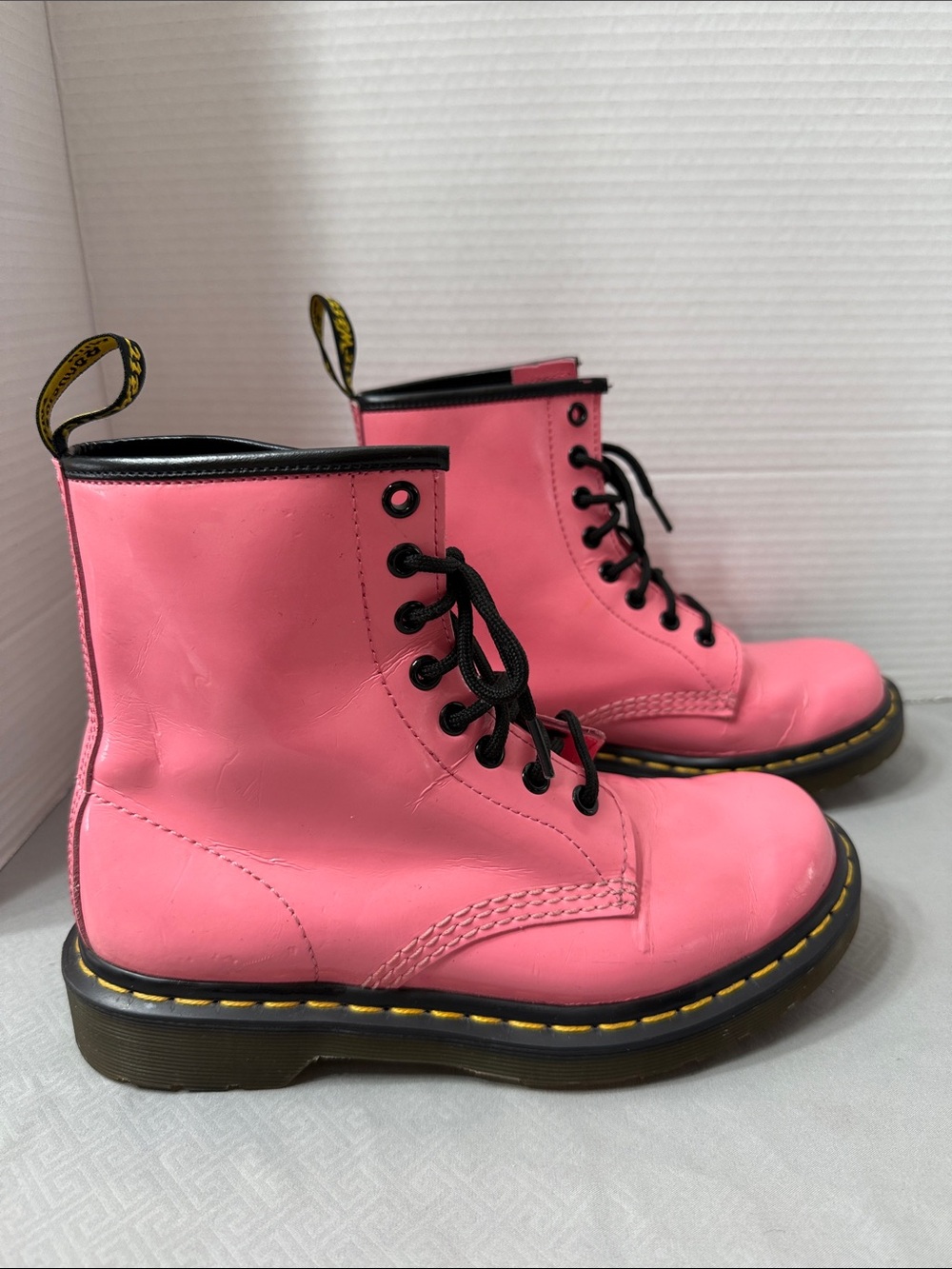 Dr Martens 1460W Women's Size 7 Combat Boots Pink Patent Leather 8 Eye Lace Up - Picture 2 of 10